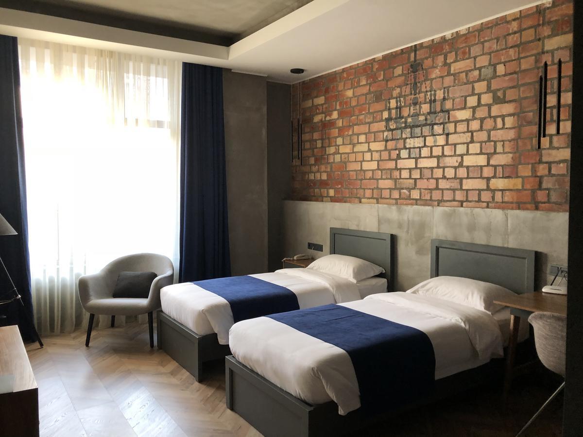 Bugu Hotel Biszkek Zewnętrze zdjęcie