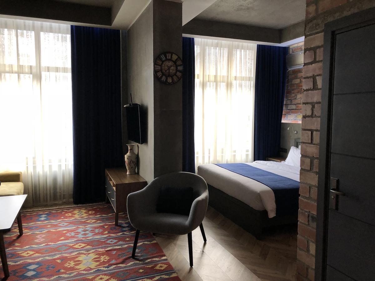 Bugu Hotel Biszkek Zewnętrze zdjęcie